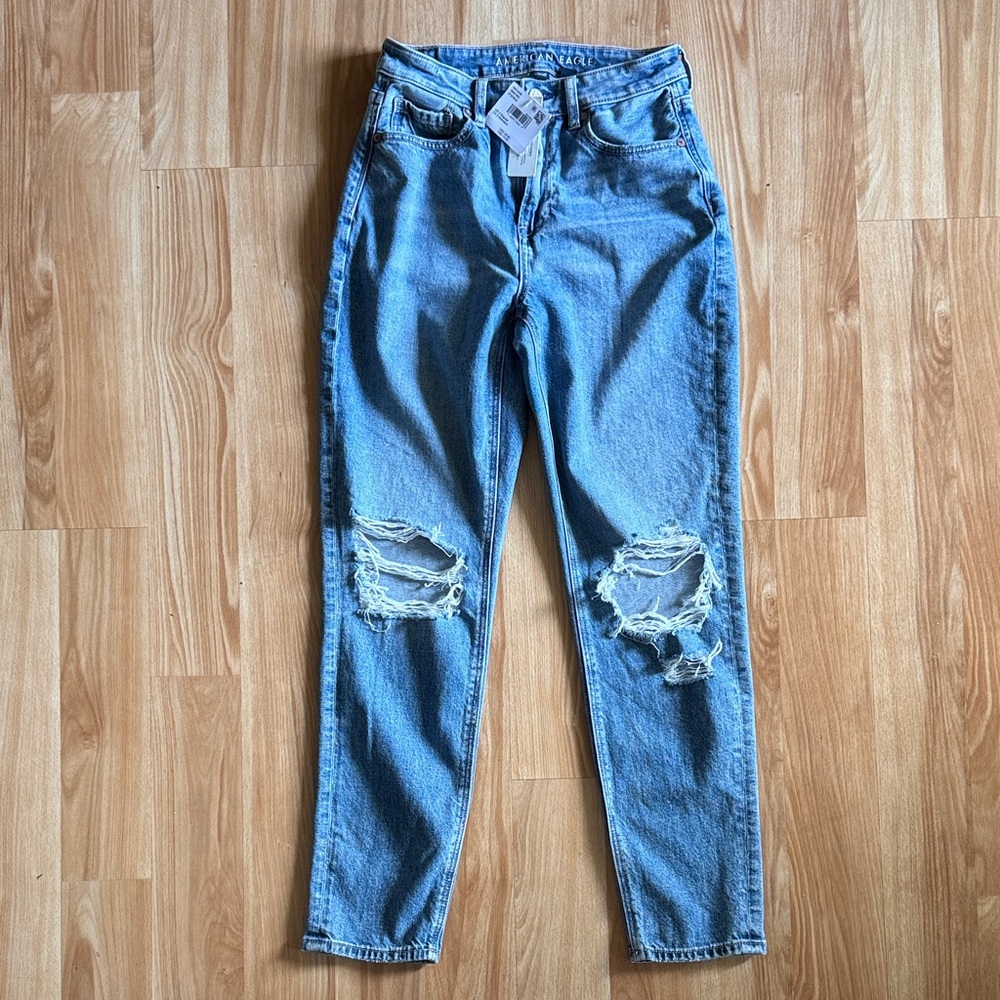 American Eagle Outfitters Light Blue Distressed Boyfriend Jeans